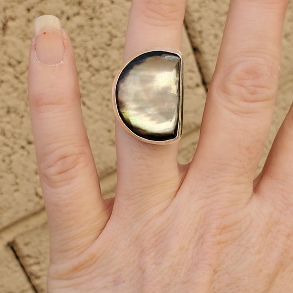 New Mother of Pearl 925 Silver Ring. - Picture 13 of 16